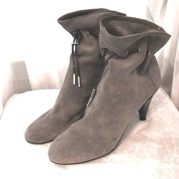Michael Kors Soft Low Gray Suede Leather Womans Drawstring Boots Booties sz 10M - Picture 2 of 10